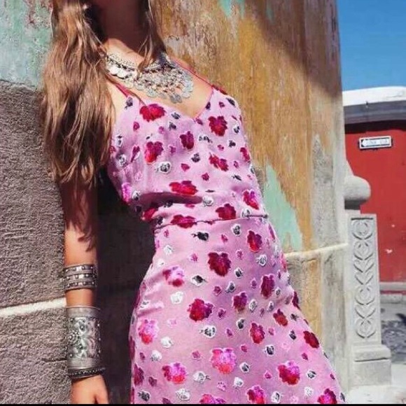 For love and lemons pink roses dress - Picture 5 of 9